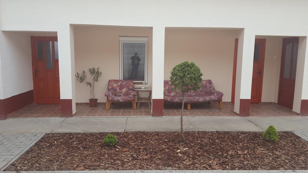 M&M Apartman Tiszafüred Zewnętrze zdjęcie